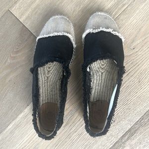 Castaner black and tan linen espadrille